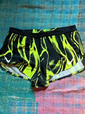 Nike AeroSwift 2" Running Shorts - Size L
